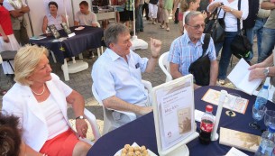 Ideg-lelés című könyv dedikálása